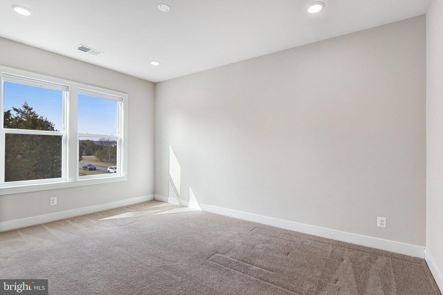 43199 DOGAN RIDGE PL, CENTREVILLE, Virginia 20120, 5 Bedrooms Bedrooms, 22 Rooms Rooms,6 BathroomsBathrooms,Residential,For sale,43199 DOGAN RIDGE PL,VALO2116328 MLS # VALO2116328