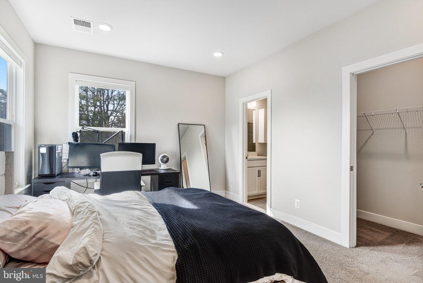 43199 DOGAN RIDGE PL, CENTREVILLE, Virginia 20120, 5 Bedrooms Bedrooms, 22 Rooms Rooms,6 BathroomsBathrooms,Residential,For sale,43199 DOGAN RIDGE PL,VALO2116328 MLS # VALO2116328