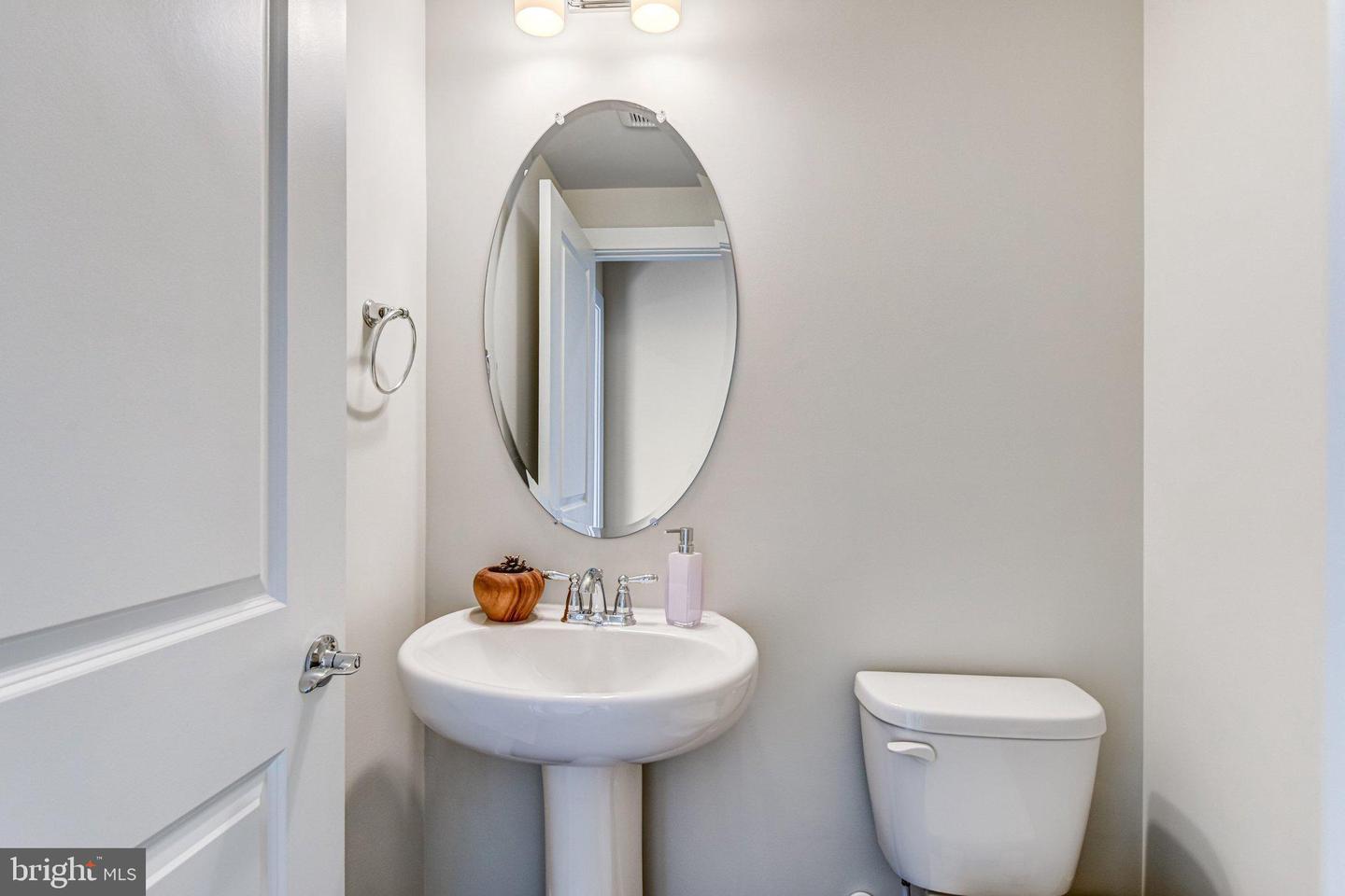 43199 DOGAN RIDGE PL, CENTREVILLE, Virginia 20120, 5 Bedrooms Bedrooms, 22 Rooms Rooms,6 BathroomsBathrooms,Residential,For sale,43199 DOGAN RIDGE PL,VALO2116328 MLS # VALO2116328