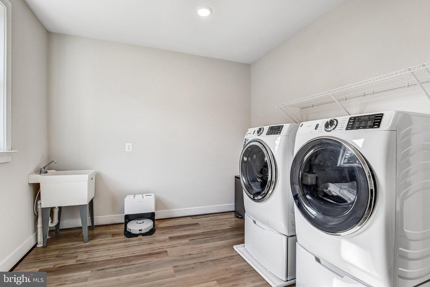 43199 DOGAN RIDGE PL, CENTREVILLE, Virginia 20120, 5 Bedrooms Bedrooms, 22 Rooms Rooms,6 BathroomsBathrooms,Residential,For sale,43199 DOGAN RIDGE PL,VALO2116328 MLS # VALO2116328