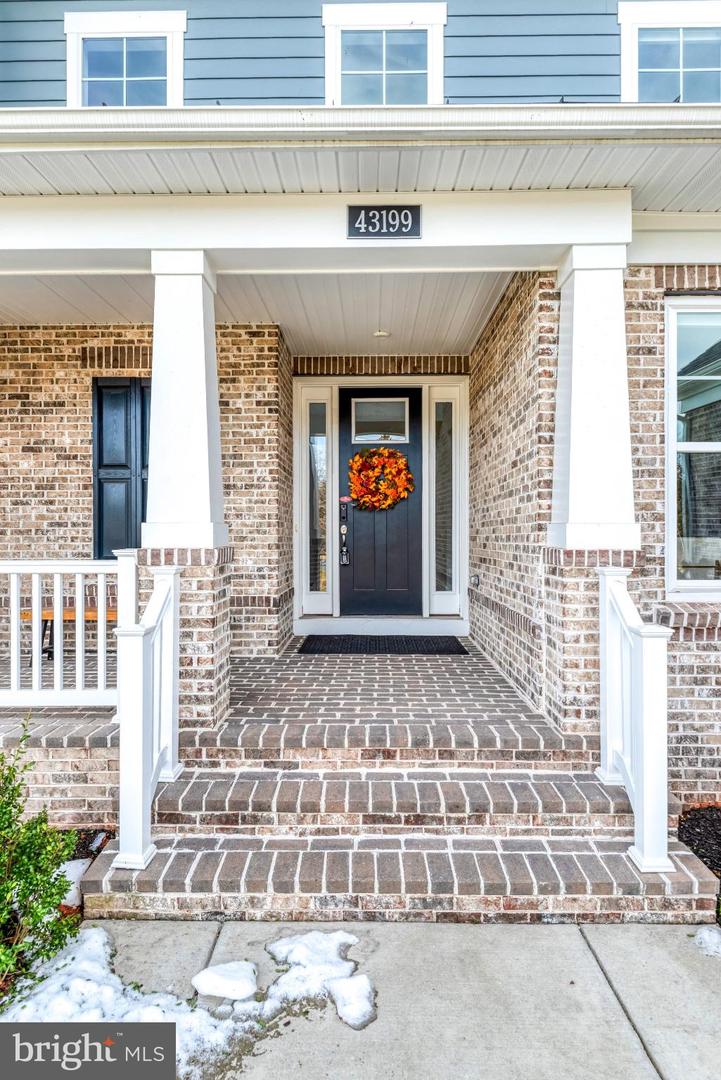 43199 DOGAN RIDGE PL, CENTREVILLE, Virginia 20120, 5 Bedrooms Bedrooms, 22 Rooms Rooms,6 BathroomsBathrooms,Residential,For sale,43199 DOGAN RIDGE PL,VALO2116328 MLS # VALO2116328
