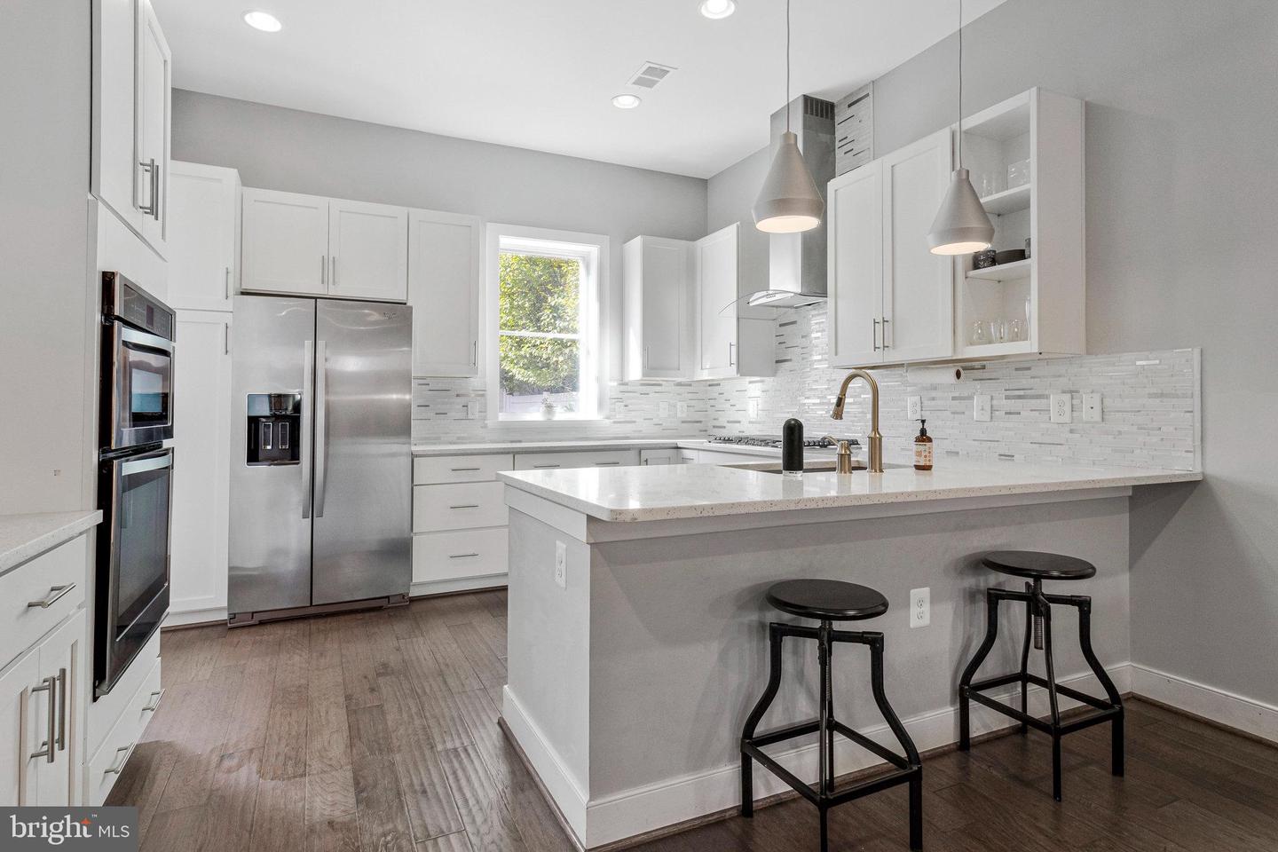 2102 MAIN LINE BLVD, ALEXANDRIA, Virginia 22301, 5 Bedrooms Bedrooms, ,4 BathroomsBathrooms,Residential,For sale,2102 MAIN LINE BLVD,VAAX2054326 MLS # VAAX2054326