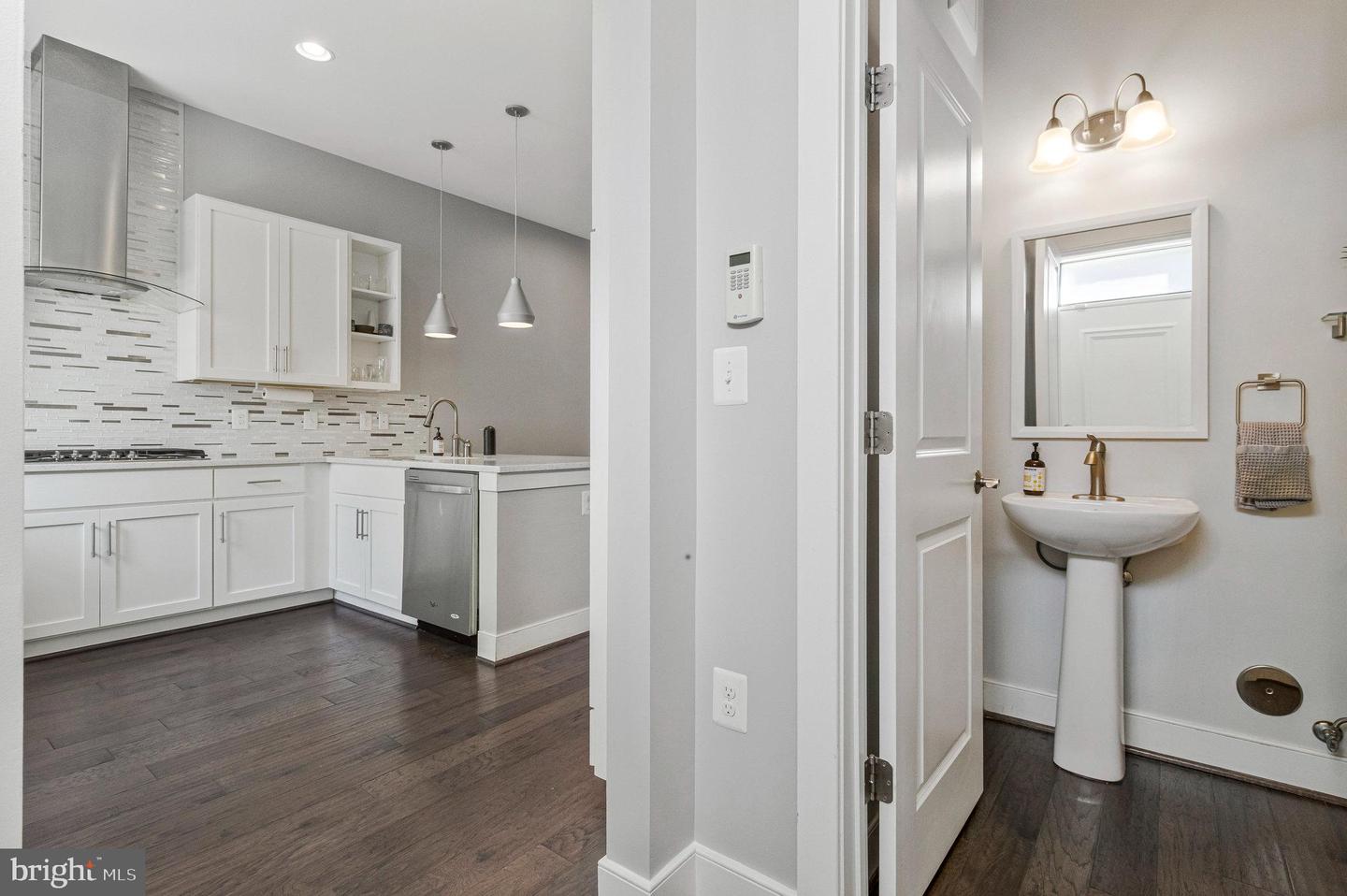 2102 MAIN LINE BLVD, ALEXANDRIA, Virginia 22301, 5 Bedrooms Bedrooms, ,4 BathroomsBathrooms,Residential,For sale,2102 MAIN LINE BLVD,VAAX2054326 MLS # VAAX2054326