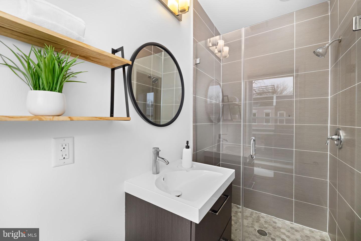 758 GRESHAM PL NW, WASHINGTON, District Of Columbia 20001, 4 Bedrooms Bedrooms, ,3 BathroomsBathrooms,Residential,For sale,758 GRESHAM PL NW,DCDC2247064 MLS # DCDC2247064