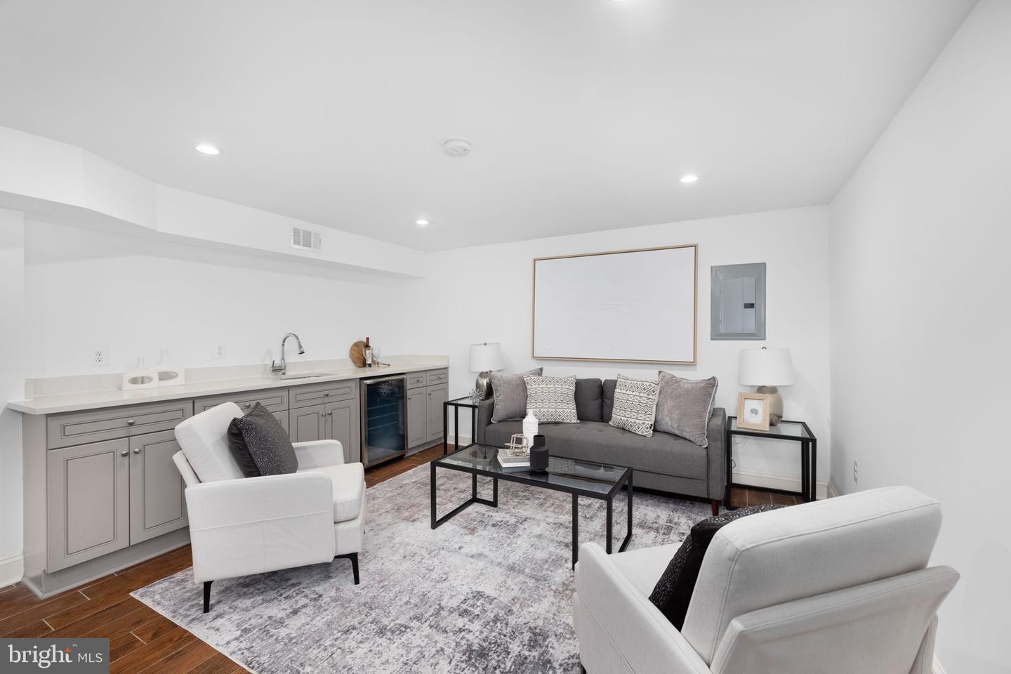 758 GRESHAM PL NW, WASHINGTON, District Of Columbia 20001, 4 Bedrooms Bedrooms, ,3 BathroomsBathrooms,Residential,For sale,758 GRESHAM PL NW,DCDC2247064 MLS # DCDC2247064