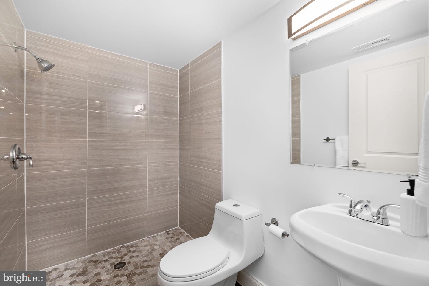 758 GRESHAM PL NW, WASHINGTON, District Of Columbia 20001, 4 Bedrooms Bedrooms, ,3 BathroomsBathrooms,Residential,For sale,758 GRESHAM PL NW,DCDC2247064 MLS # DCDC2247064