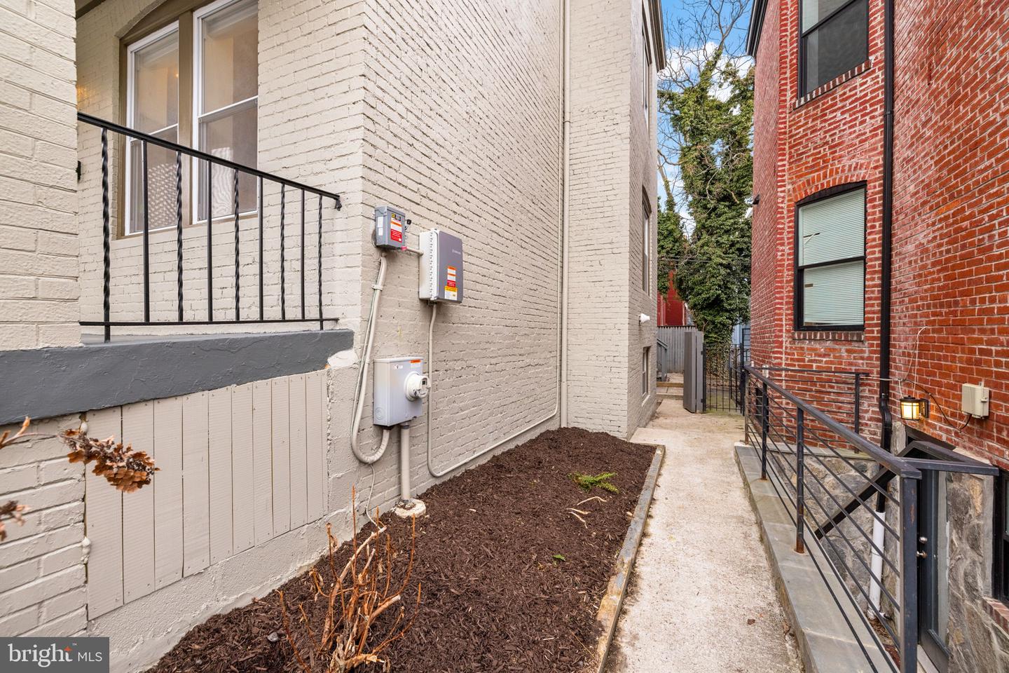 758 GRESHAM PL NW, WASHINGTON, District Of Columbia 20001, 4 Bedrooms Bedrooms, ,3 BathroomsBathrooms,Residential,For sale,758 GRESHAM PL NW,DCDC2247064 MLS # DCDC2247064