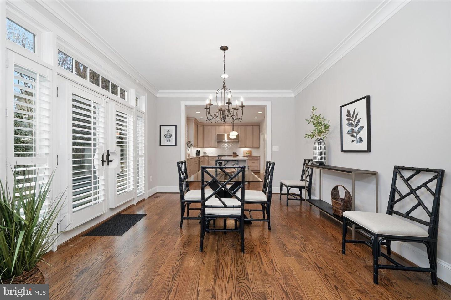 5215 31ST RD N, ARLINGTON, Virginia 22207, 5 Bedrooms Bedrooms, ,4 BathroomsBathrooms,Residential,For sale,5215 31ST RD N,VAAR2069120 MLS # VAAR2069120