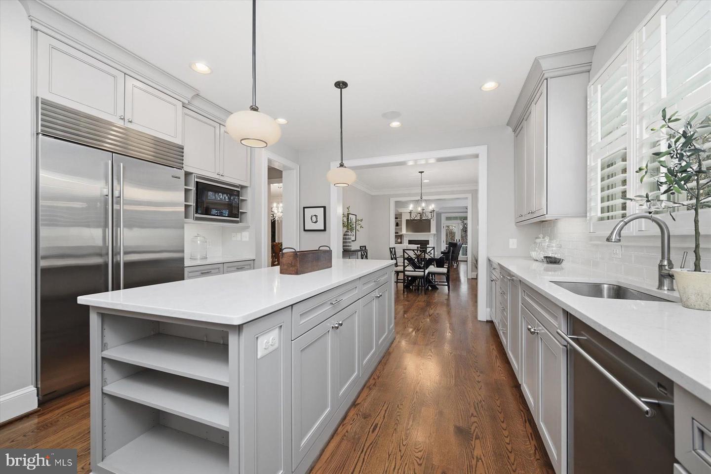 5215 31ST RD N, ARLINGTON, Virginia 22207, 5 Bedrooms Bedrooms, ,4 BathroomsBathrooms,Residential,For sale,5215 31ST RD N,VAAR2069120 MLS # VAAR2069120