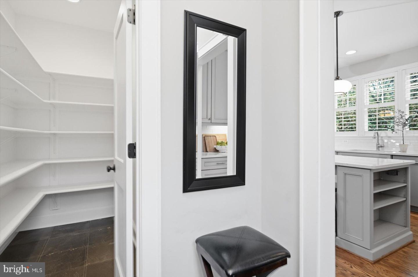 5215 31ST RD N, ARLINGTON, Virginia 22207, 5 Bedrooms Bedrooms, ,4 BathroomsBathrooms,Residential,For sale,5215 31ST RD N,VAAR2069120 MLS # VAAR2069120