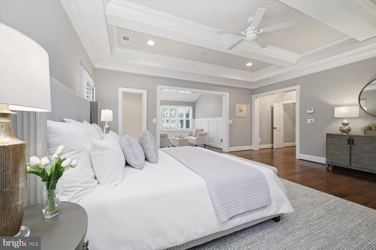 5215 31ST RD N, ARLINGTON, Virginia 22207, 5 Bedrooms Bedrooms, ,4 BathroomsBathrooms,Residential,For sale,5215 31ST RD N,VAAR2069120 MLS # VAAR2069120