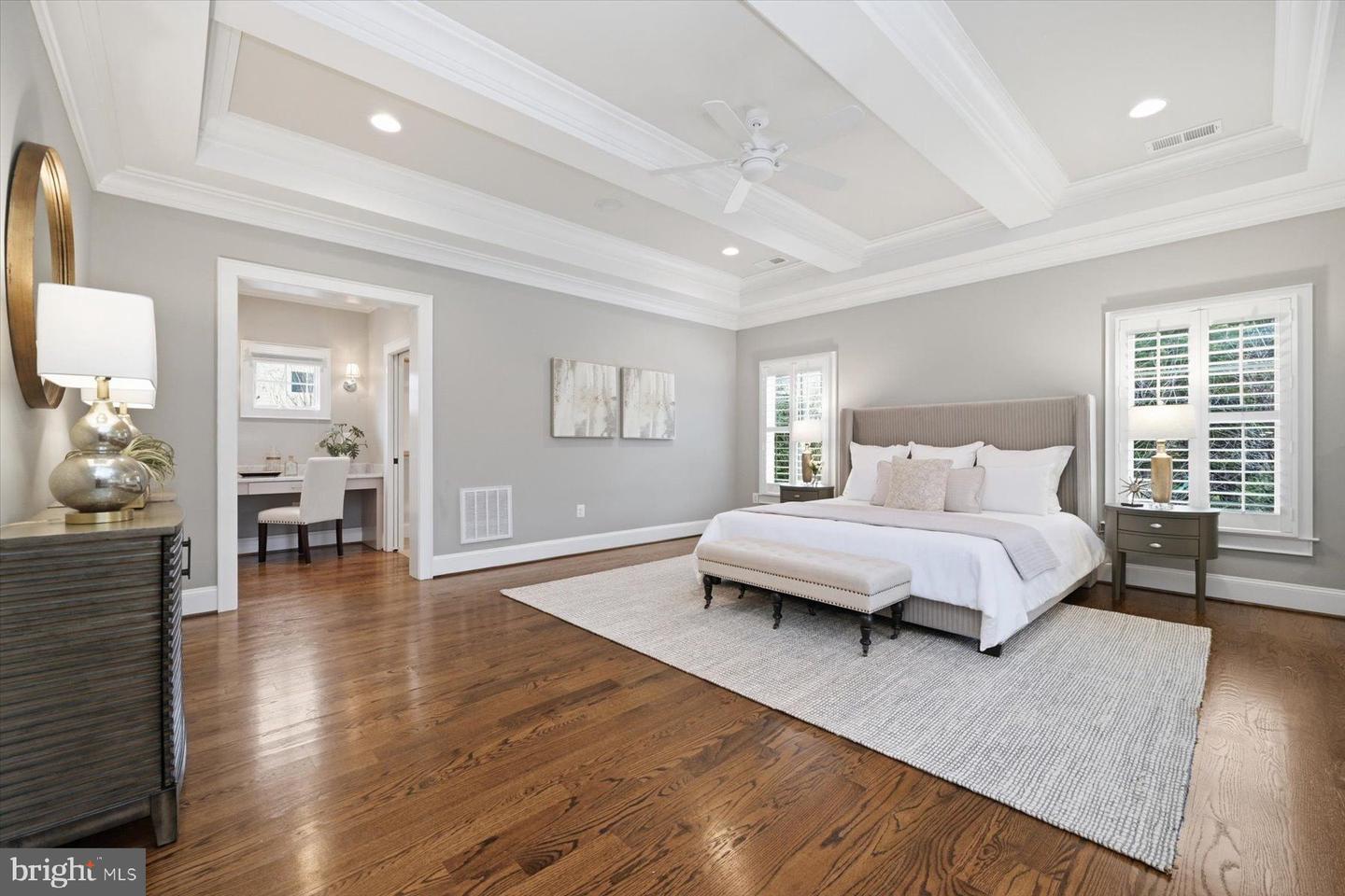 5215 31ST RD N, ARLINGTON, Virginia 22207, 5 Bedrooms Bedrooms, ,4 BathroomsBathrooms,Residential,For sale,5215 31ST RD N,VAAR2069120 MLS # VAAR2069120