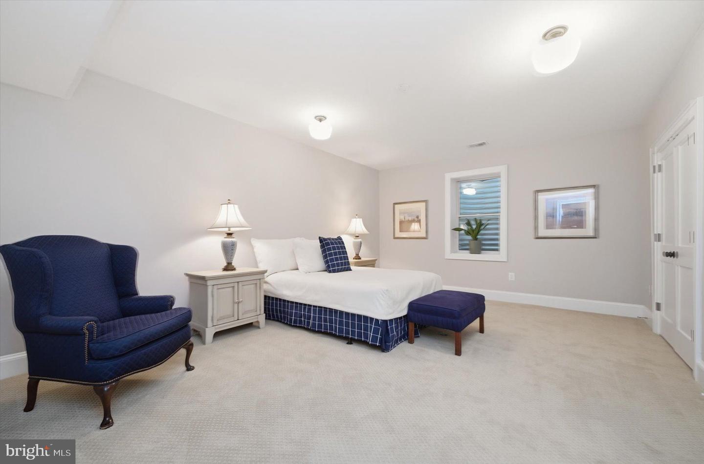 5215 31ST RD N, ARLINGTON, Virginia 22207, 5 Bedrooms Bedrooms, ,4 BathroomsBathrooms,Residential,For sale,5215 31ST RD N,VAAR2069120 MLS # VAAR2069120