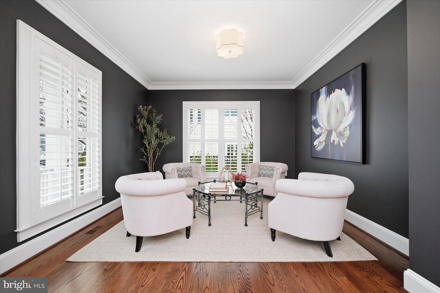 5215 31ST RD N, ARLINGTON, Virginia 22207, 5 Bedrooms Bedrooms, ,4 BathroomsBathrooms,Residential,For sale,5215 31ST RD N,VAAR2069120 MLS # VAAR2069120