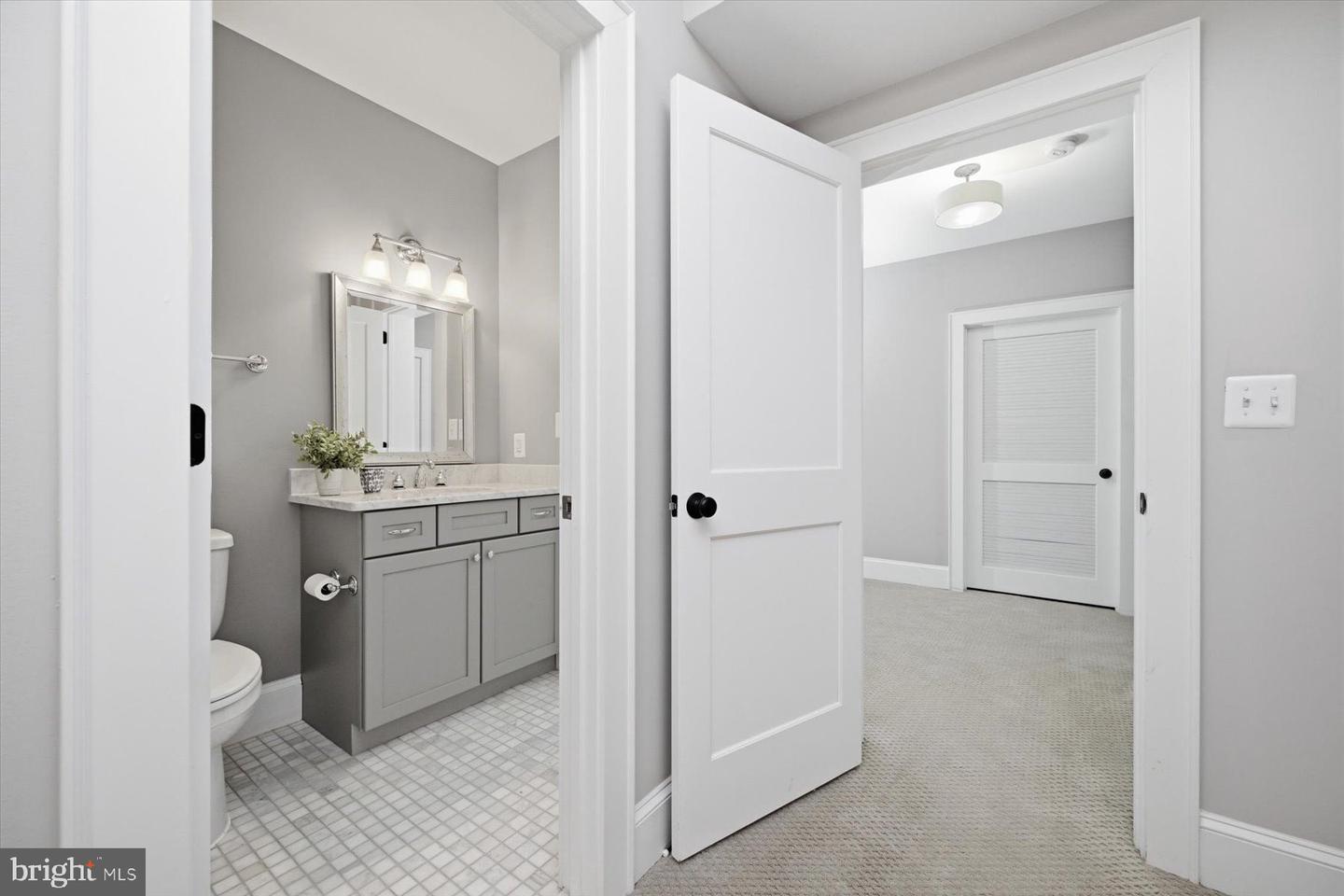 5215 31ST RD N, ARLINGTON, Virginia 22207, 5 Bedrooms Bedrooms, ,4 BathroomsBathrooms,Residential,For sale,5215 31ST RD N,VAAR2069120 MLS # VAAR2069120