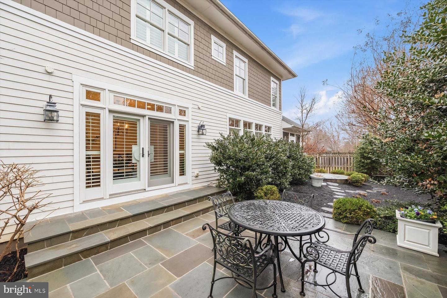 5215 31ST RD N, ARLINGTON, Virginia 22207, 5 Bedrooms Bedrooms, ,4 BathroomsBathrooms,Residential,For sale,5215 31ST RD N,VAAR2069120 MLS # VAAR2069120