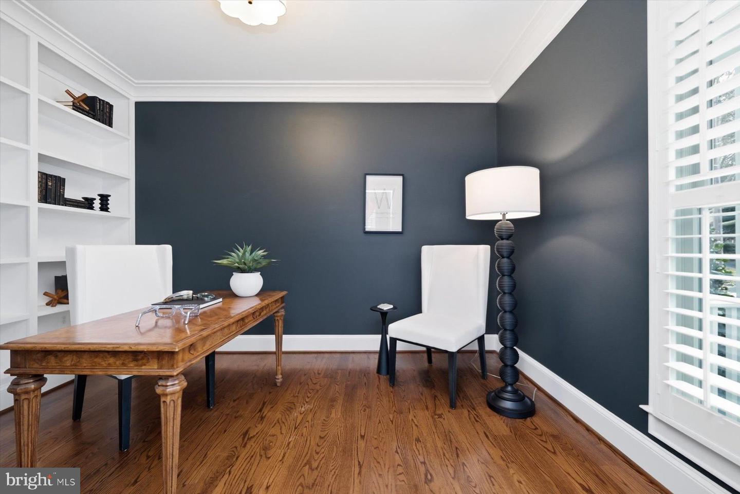 5215 31ST RD N, ARLINGTON, Virginia 22207, 5 Bedrooms Bedrooms, ,4 BathroomsBathrooms,Residential,For sale,5215 31ST RD N,VAAR2069120 MLS # VAAR2069120