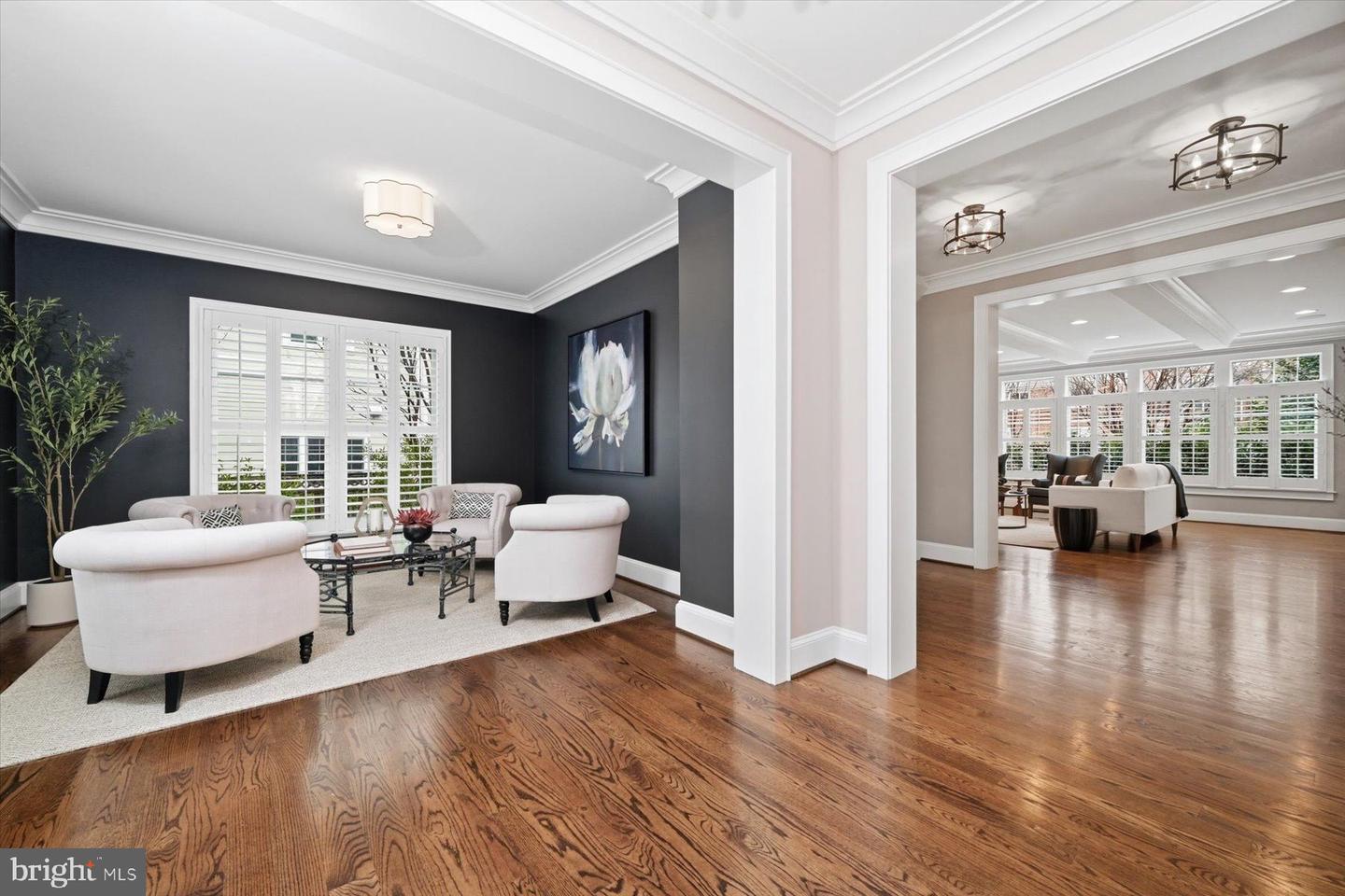 5215 31ST RD N, ARLINGTON, Virginia 22207, 5 Bedrooms Bedrooms, ,4 BathroomsBathrooms,Residential,For sale,5215 31ST RD N,VAAR2069120 MLS # VAAR2069120