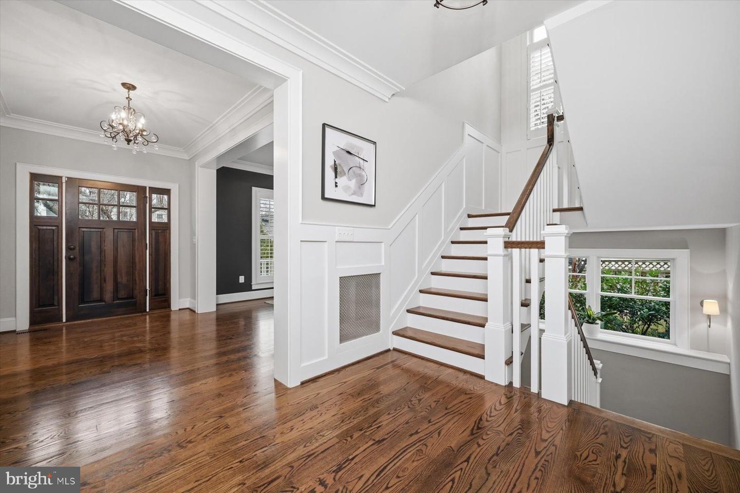 5215 31ST RD N, ARLINGTON, Virginia 22207, 5 Bedrooms Bedrooms, ,4 BathroomsBathrooms,Residential,For sale,5215 31ST RD N,VAAR2069120 MLS # VAAR2069120