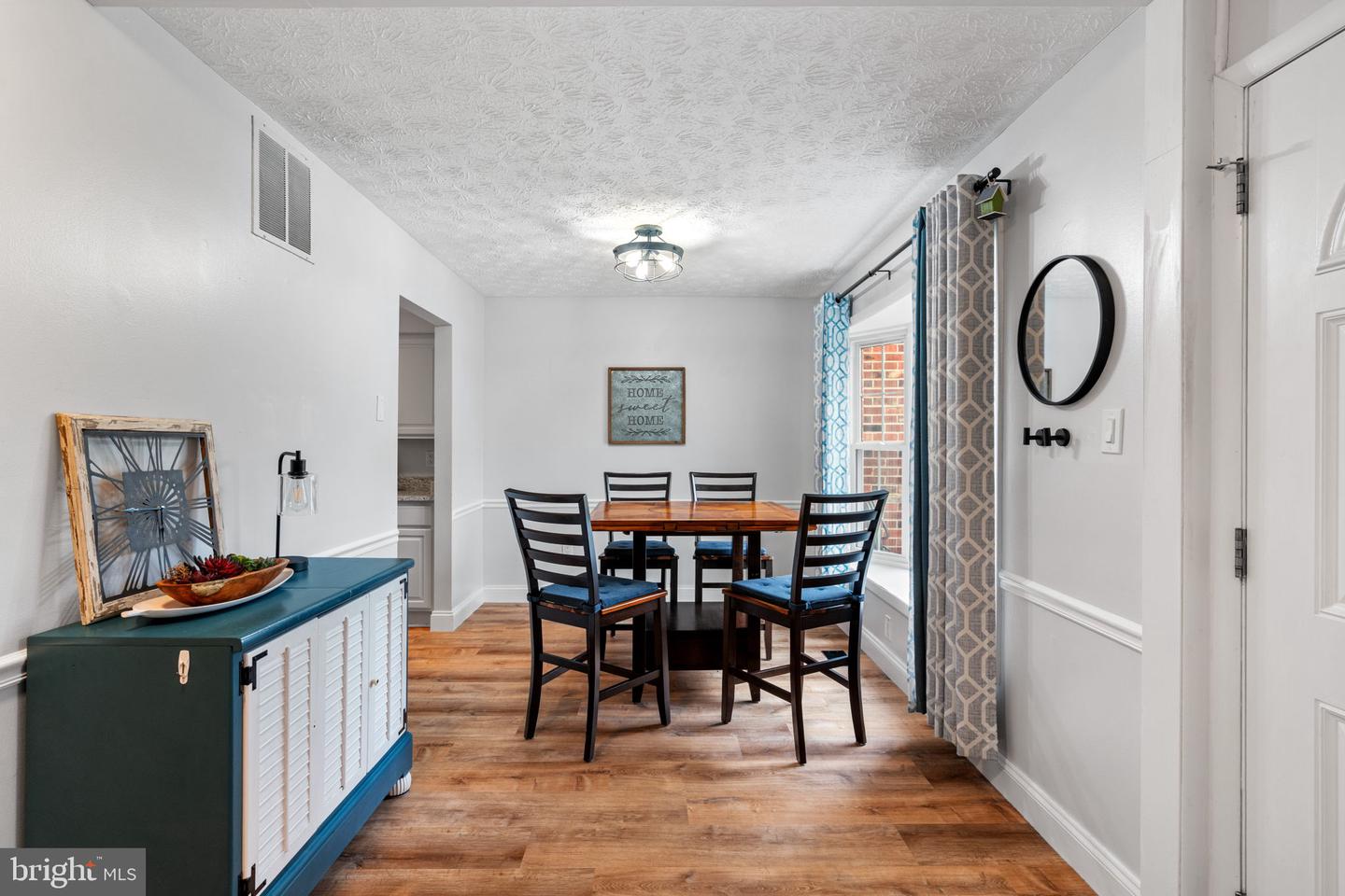 6404 PATIENCE CT, ALEXANDRIA, Virginia 22315, 3 Bedrooms Bedrooms, 12 Rooms Rooms,3 BathroomsBathrooms,Residential,For sale,6404 PATIENCE CT,VAFX2292116 MLS # VAFX2292116