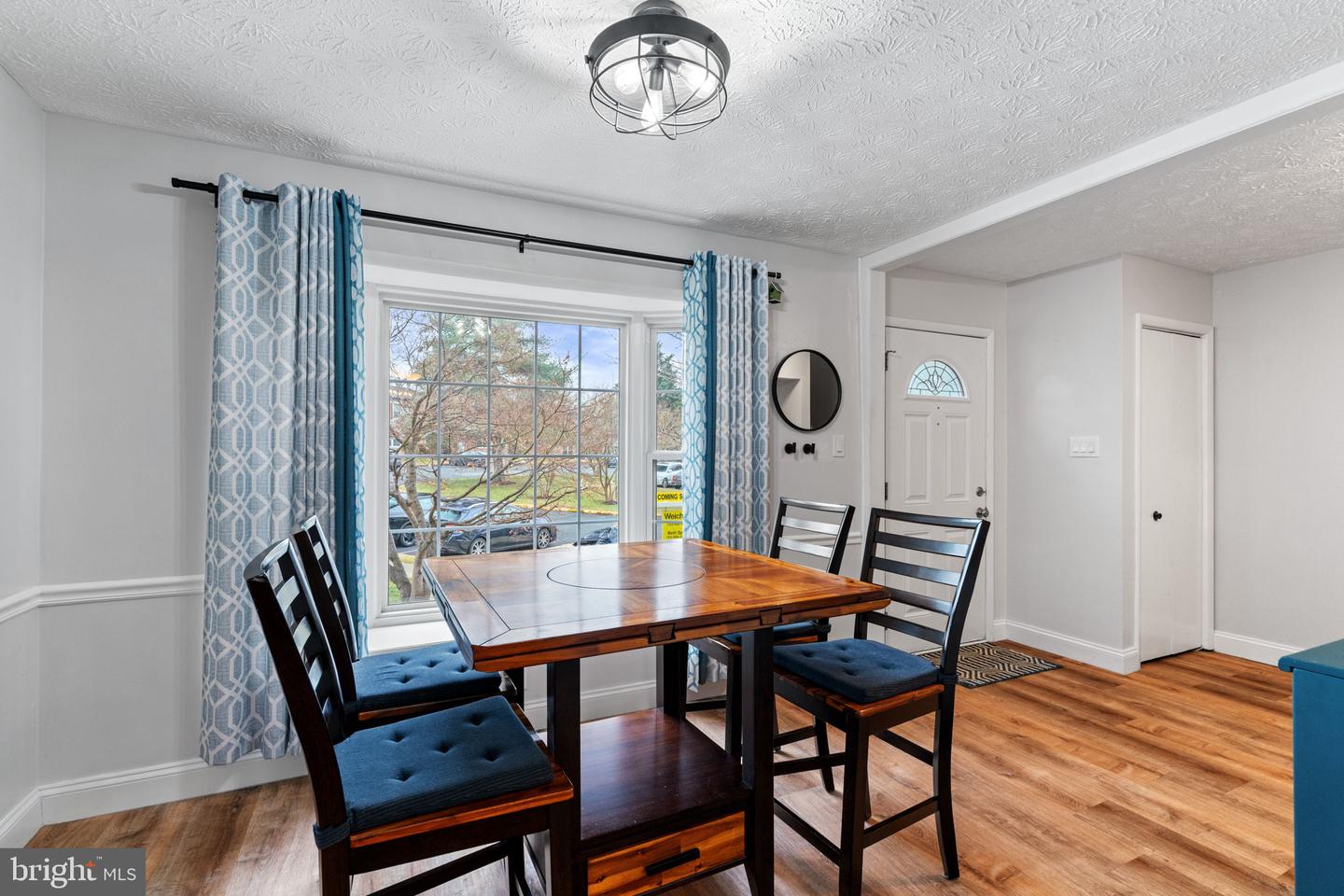 6404 PATIENCE CT, ALEXANDRIA, Virginia 22315, 3 Bedrooms Bedrooms, 12 Rooms Rooms,3 BathroomsBathrooms,Residential,For sale,6404 PATIENCE CT,VAFX2292116 MLS # VAFX2292116