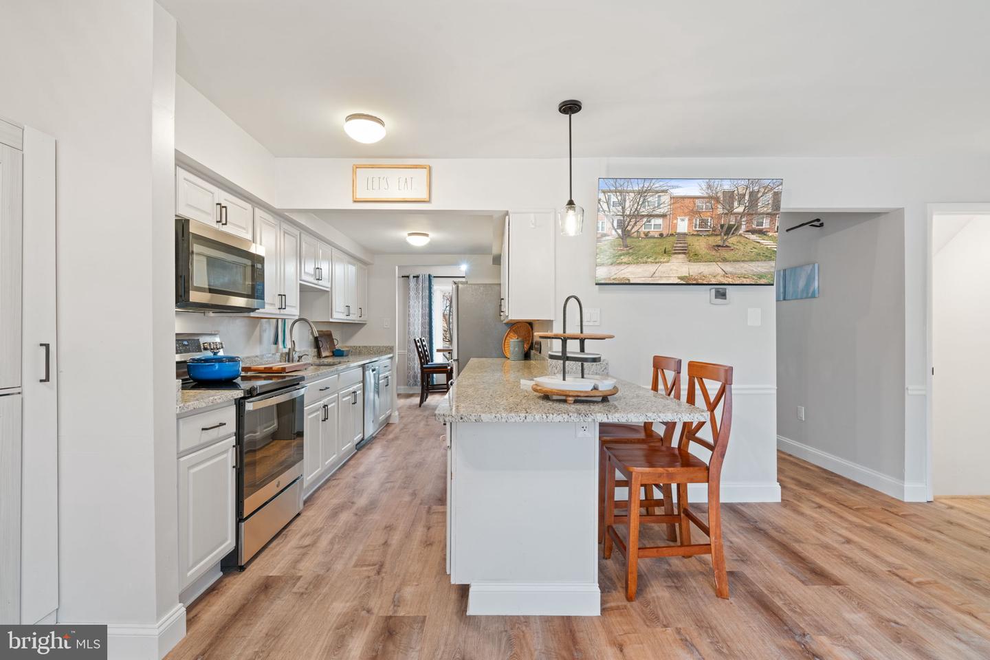 6404 PATIENCE CT, ALEXANDRIA, Virginia 22315, 3 Bedrooms Bedrooms, 12 Rooms Rooms,3 BathroomsBathrooms,Residential,For sale,6404 PATIENCE CT,VAFX2292116 MLS # VAFX2292116