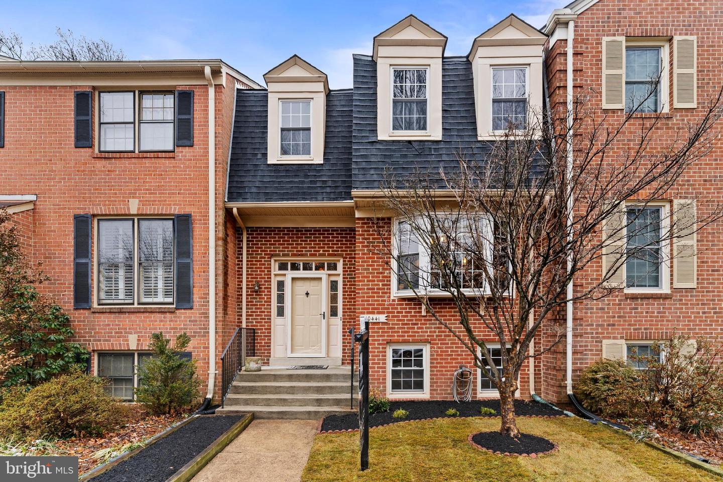 10441 CARRIAGEPARK CT, FAIRFAX, Virginia 22032, 3 Bedrooms Bedrooms, ,2 BathroomsBathrooms,Residential,For sale,10441 CARRIAGEPARK CT,VAFX2292124 MLS # VAFX2292124