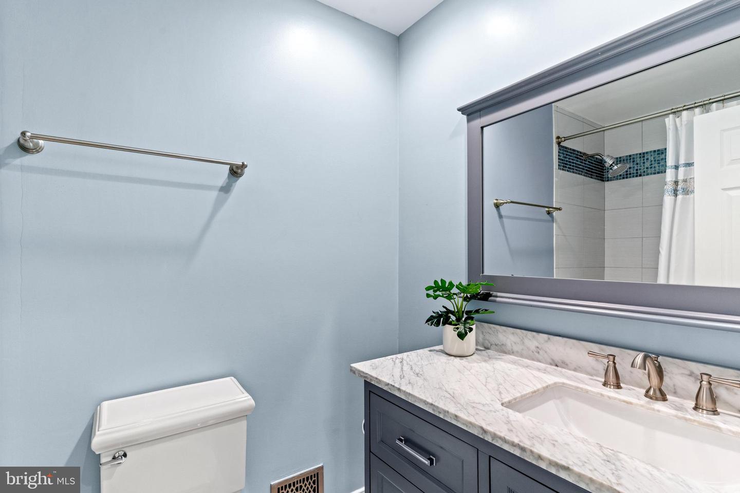 10441 CARRIAGEPARK CT, FAIRFAX, Virginia 22032, 3 Bedrooms Bedrooms, ,2 BathroomsBathrooms,Residential,For sale,10441 CARRIAGEPARK CT,VAFX2292124 MLS # VAFX2292124