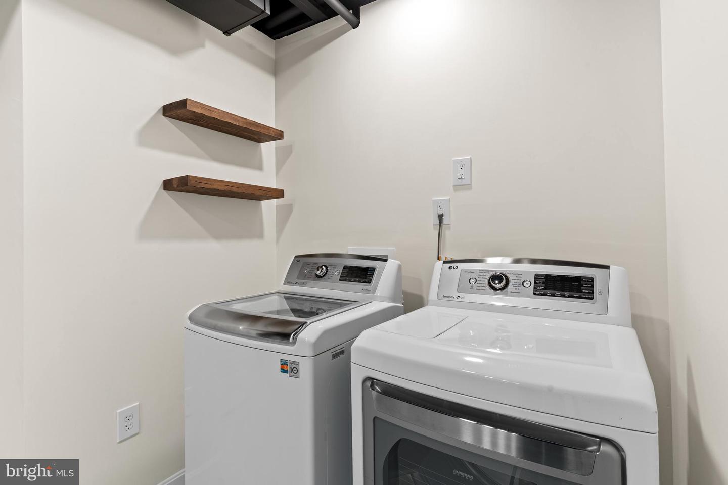 10441 CARRIAGEPARK CT, FAIRFAX, Virginia 22032, 3 Bedrooms Bedrooms, ,2 BathroomsBathrooms,Residential,For sale,10441 CARRIAGEPARK CT,VAFX2292124 MLS # VAFX2292124