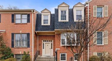10441 CARRIAGEPARK CT, FAIRFAX, Virginia 22032, 3 Bedrooms Bedrooms, ,2 BathroomsBathrooms,Residential,For sale,10441 CARRIAGEPARK CT,VAFX2292124 MLS # VAFX2292124
