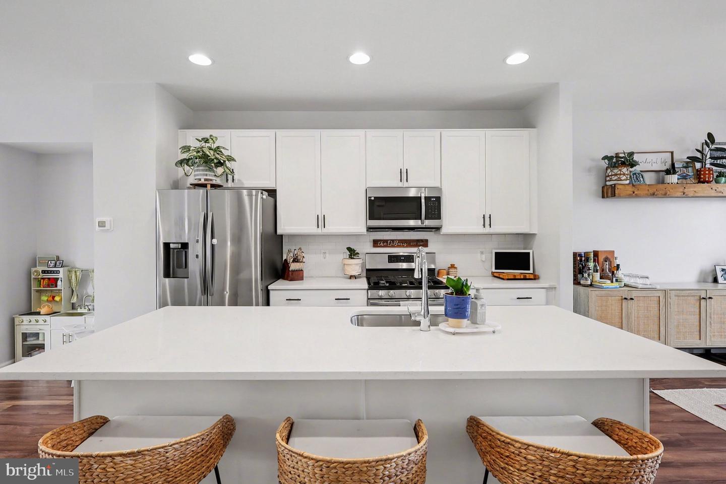 9142 WYCHE KNOLL LN, MANASSAS, Virginia 20110, 3 Bedrooms Bedrooms, ,2 BathroomsBathrooms,Residential,For sale,9142 WYCHE KNOLL LN,VAPW2112982 MLS # VAPW2112982