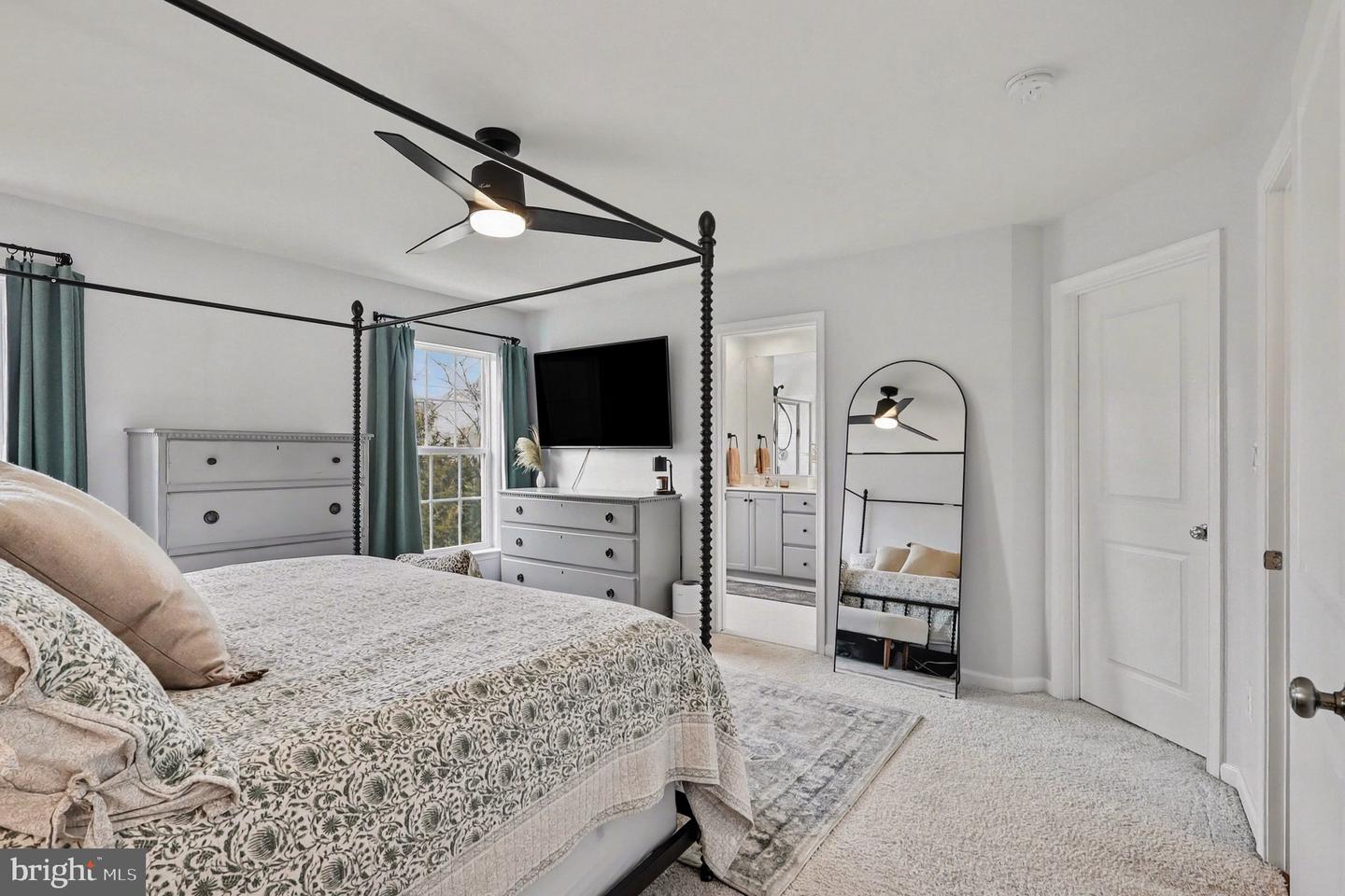 9142 WYCHE KNOLL LN, MANASSAS, Virginia 20110, 3 Bedrooms Bedrooms, ,2 BathroomsBathrooms,Residential,For sale,9142 WYCHE KNOLL LN,VAPW2112982 MLS # VAPW2112982