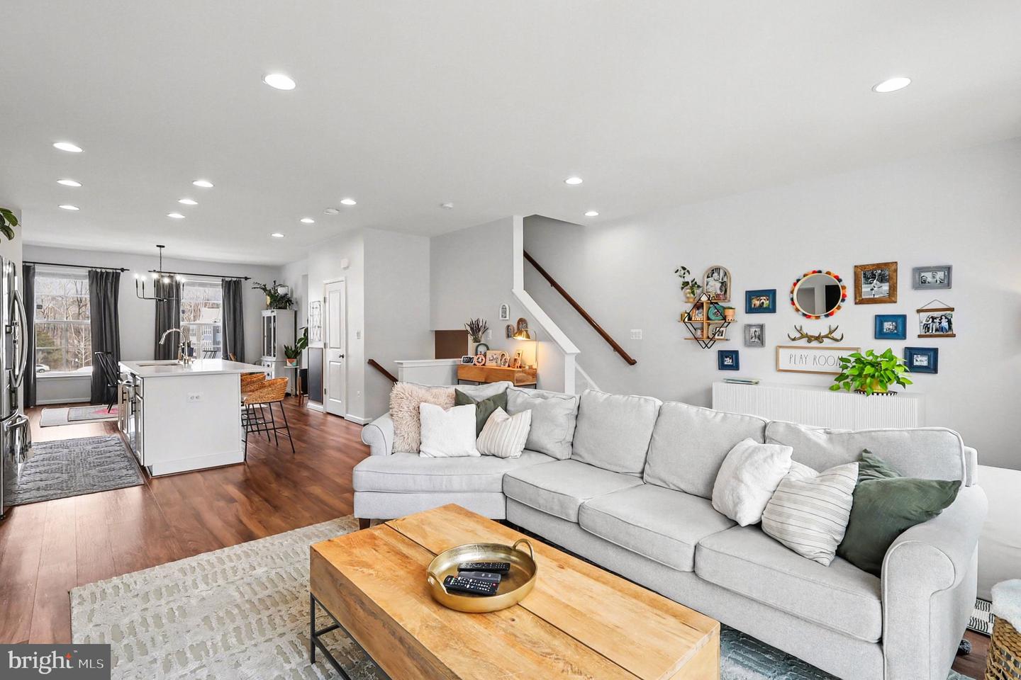 9142 WYCHE KNOLL LN, MANASSAS, Virginia 20110, 3 Bedrooms Bedrooms, ,2 BathroomsBathrooms,Residential,For sale,9142 WYCHE KNOLL LN,VAPW2112982 MLS # VAPW2112982