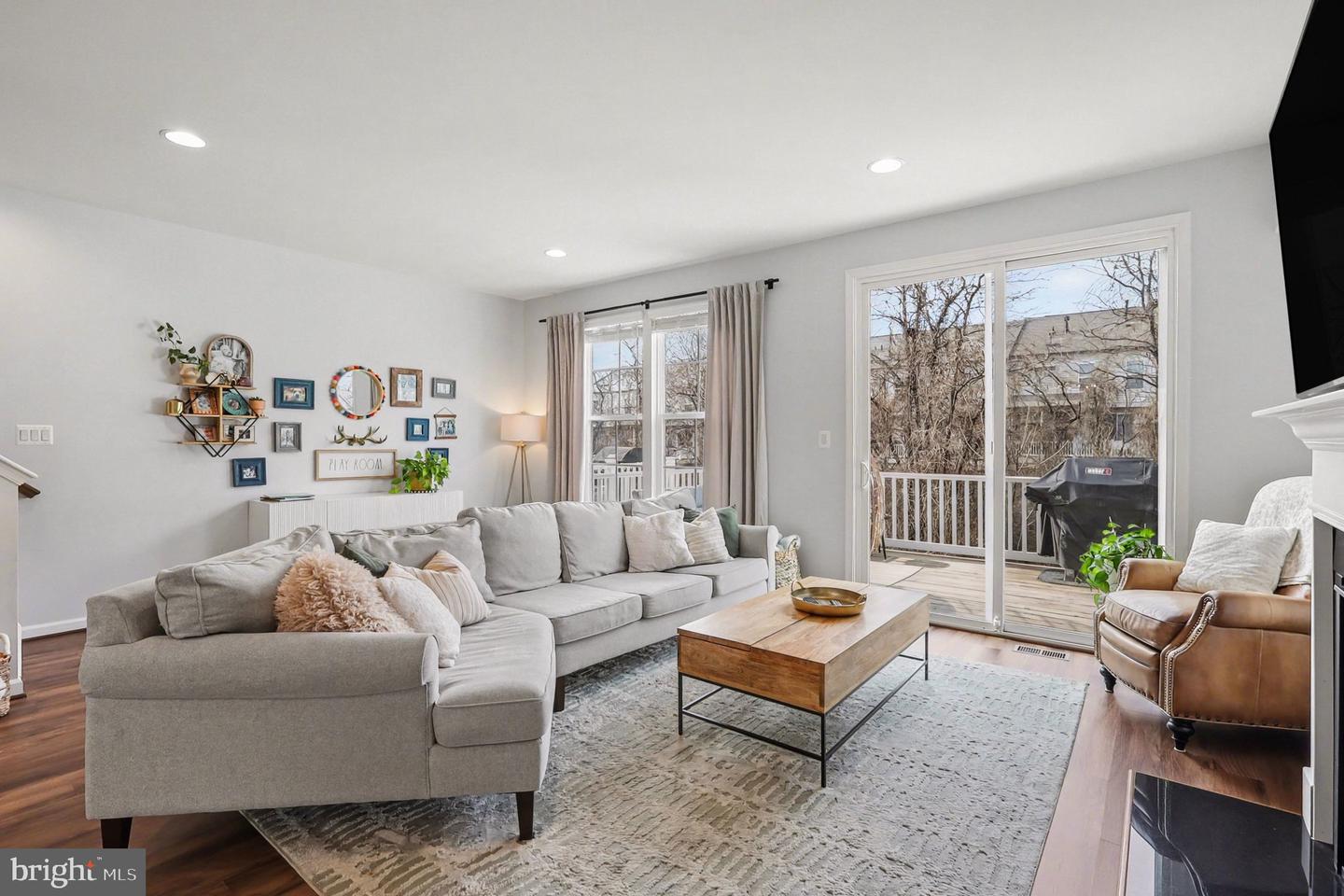 9142 WYCHE KNOLL LN, MANASSAS, Virginia 20110, 3 Bedrooms Bedrooms, ,2 BathroomsBathrooms,Residential,For sale,9142 WYCHE KNOLL LN,VAPW2112982 MLS # VAPW2112982