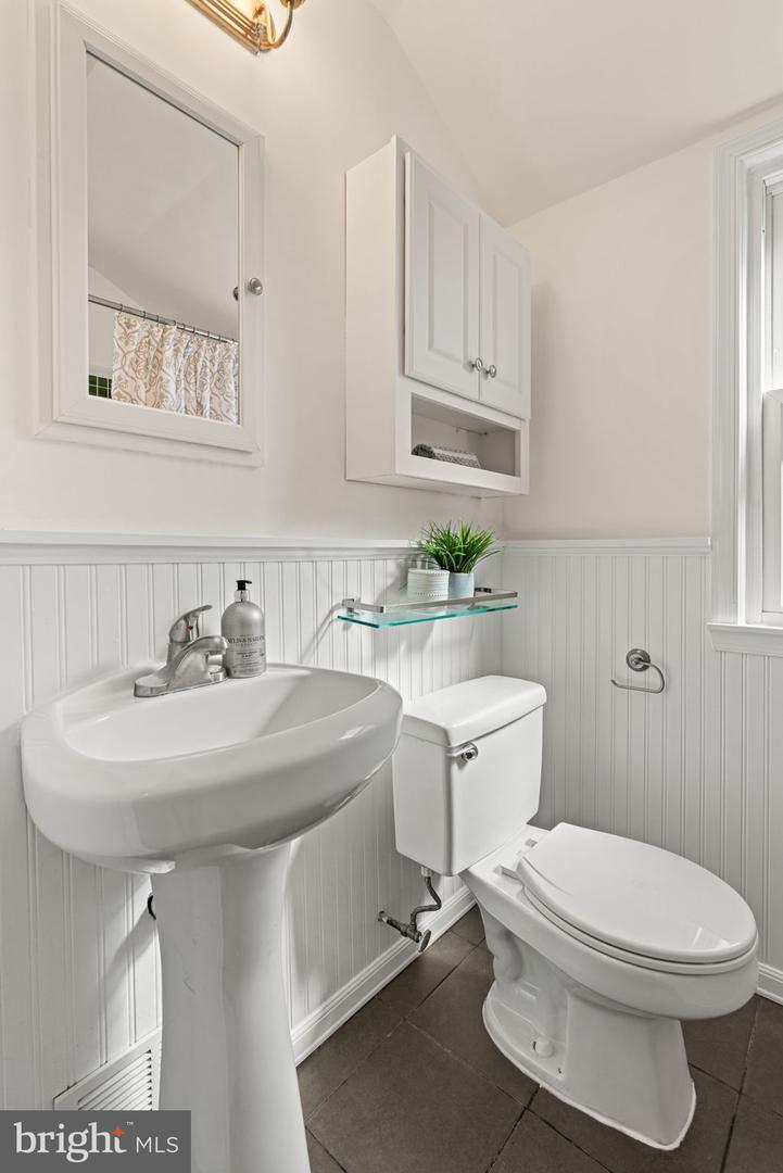 5939 MONTICELLO RD, ALEXANDRIA, Virginia 22303, 3 Bedrooms Bedrooms, ,2 BathroomsBathrooms,Residential,For sale,5939 MONTICELLO RD,VAFX2292156 MLS # VAFX2292156