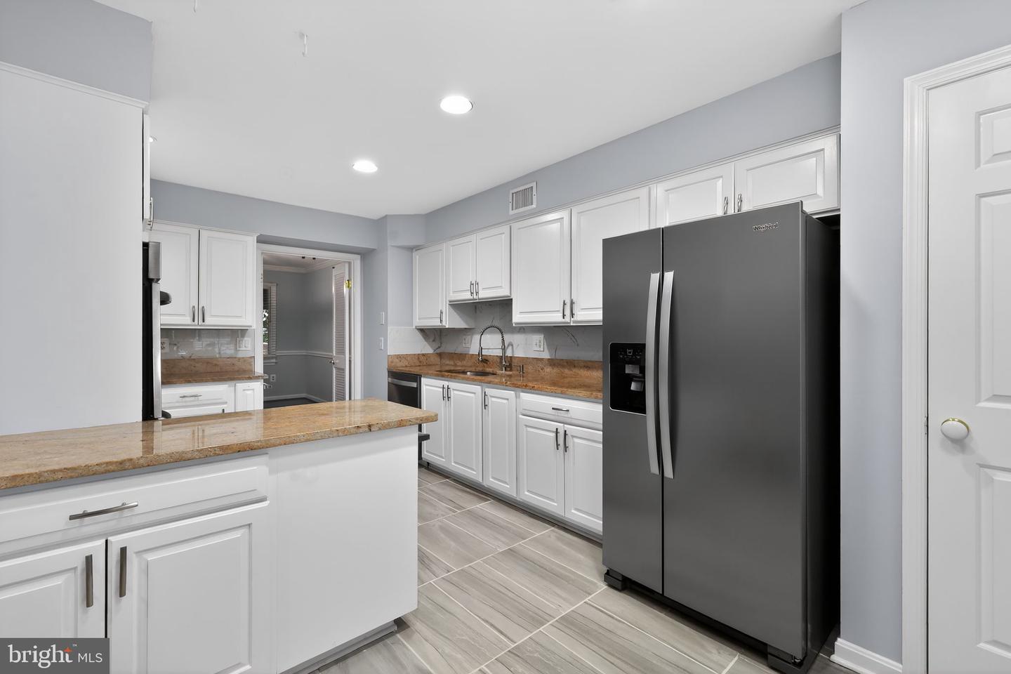 7333 LEWINSVILLE PARK CT, MCLEAN, Virginia 22101, 3 Bedrooms Bedrooms, ,3 BathroomsBathrooms,Residential,For sale,7333 LEWINSVILLE PARK CT,VAFX2292246 MLS # VAFX2292246