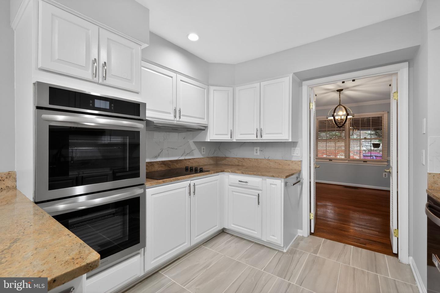 7333 LEWINSVILLE PARK CT, MCLEAN, Virginia 22101, 3 Bedrooms Bedrooms, ,3 BathroomsBathrooms,Residential,For sale,7333 LEWINSVILLE PARK CT,VAFX2292246 MLS # VAFX2292246