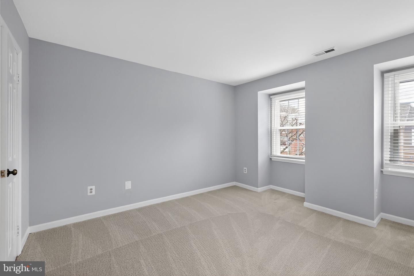 7333 LEWINSVILLE PARK CT, MCLEAN, Virginia 22101, 3 Bedrooms Bedrooms, ,3 BathroomsBathrooms,Residential,For sale,7333 LEWINSVILLE PARK CT,VAFX2292246 MLS # VAFX2292246