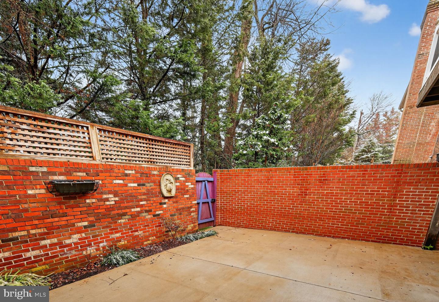 7333 LEWINSVILLE PARK CT, MCLEAN, Virginia 22101, 3 Bedrooms Bedrooms, ,3 BathroomsBathrooms,Residential,For sale,7333 LEWINSVILLE PARK CT,VAFX2292246 MLS # VAFX2292246