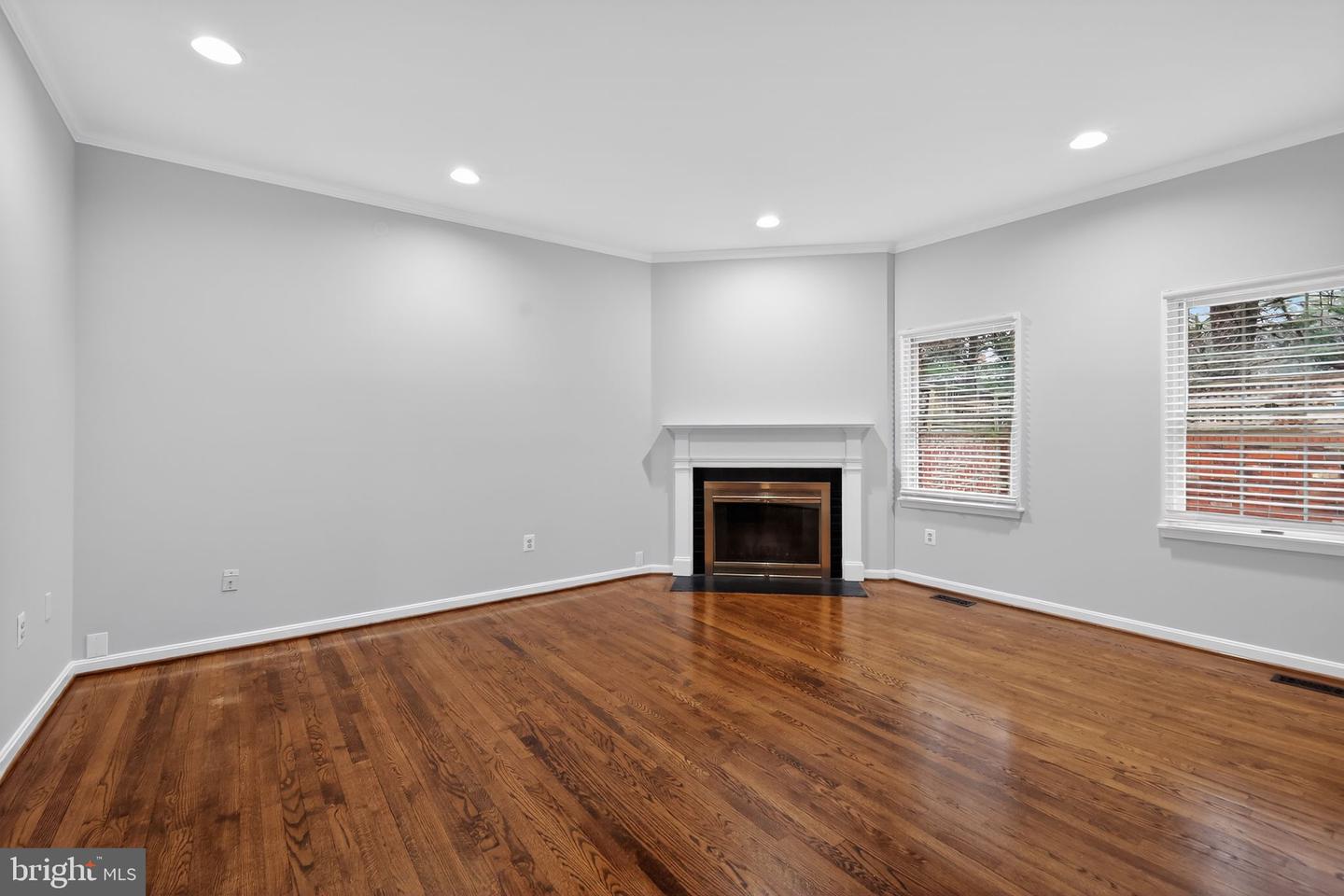 7333 LEWINSVILLE PARK CT, MCLEAN, Virginia 22101, 3 Bedrooms Bedrooms, ,3 BathroomsBathrooms,Residential,For sale,7333 LEWINSVILLE PARK CT,VAFX2292246 MLS # VAFX2292246