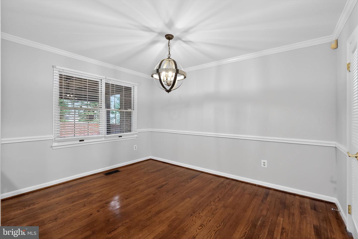 7333 LEWINSVILLE PARK CT, MCLEAN, Virginia 22101, 3 Bedrooms Bedrooms, ,3 BathroomsBathrooms,Residential,For sale,7333 LEWINSVILLE PARK CT,VAFX2292246 MLS # VAFX2292246