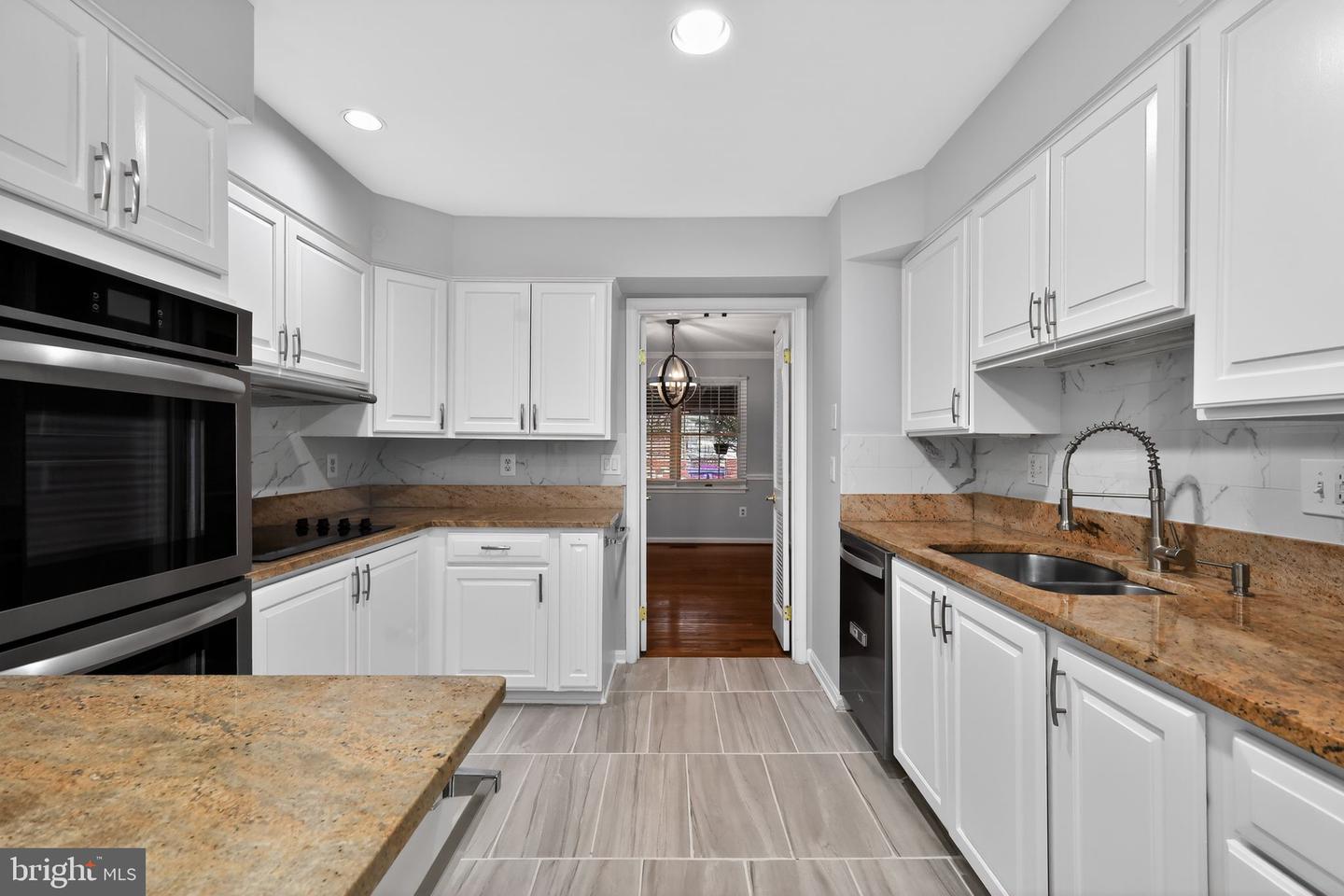 7333 LEWINSVILLE PARK CT, MCLEAN, Virginia 22101, 3 Bedrooms Bedrooms, ,3 BathroomsBathrooms,Residential,For sale,7333 LEWINSVILLE PARK CT,VAFX2292246 MLS # VAFX2292246