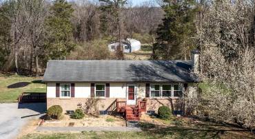 6521 HOWELLSVILLE RD, BOYCE, Virginia 22620, 3 Bedrooms Bedrooms, ,2 BathroomsBathrooms,Residential,For sale,6521 HOWELLSVILLE RD,VACL2006526 MLS # VACL2006526