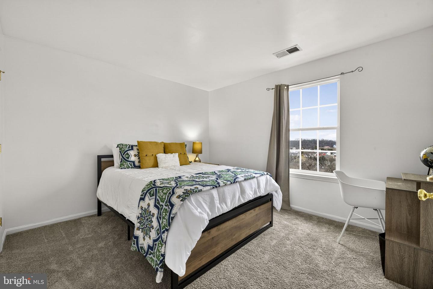 235 REBECCA DR, WINCHESTER, Virginia 22602, 5 Bedrooms Bedrooms, ,3 BathroomsBathrooms,Residential,For sale,235 REBECCA DR,VAFV2039734 MLS # VAFV2039734