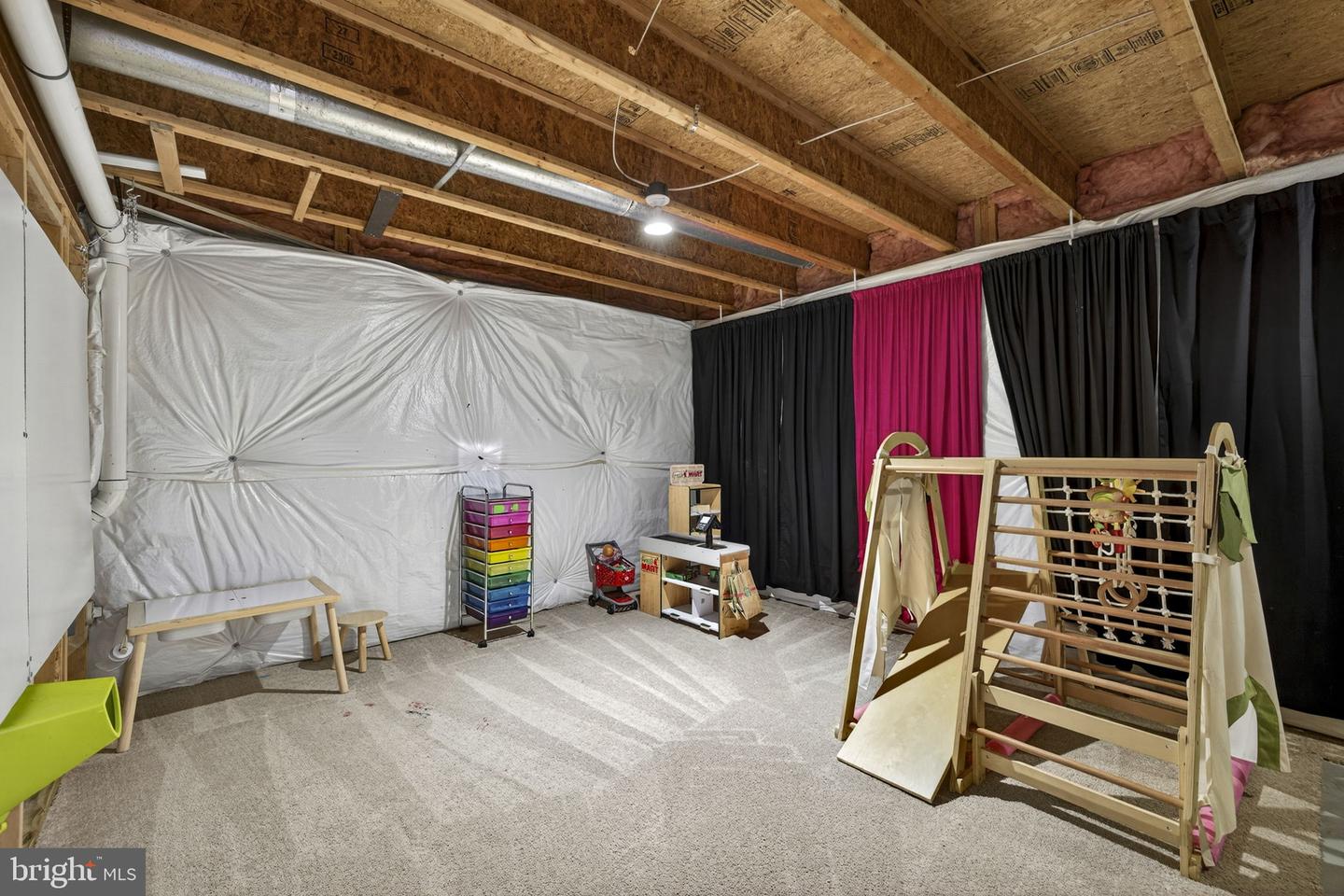 235 REBECCA DR, WINCHESTER, Virginia 22602, 5 Bedrooms Bedrooms, ,3 BathroomsBathrooms,Residential,For sale,235 REBECCA DR,VAFV2039734 MLS # VAFV2039734