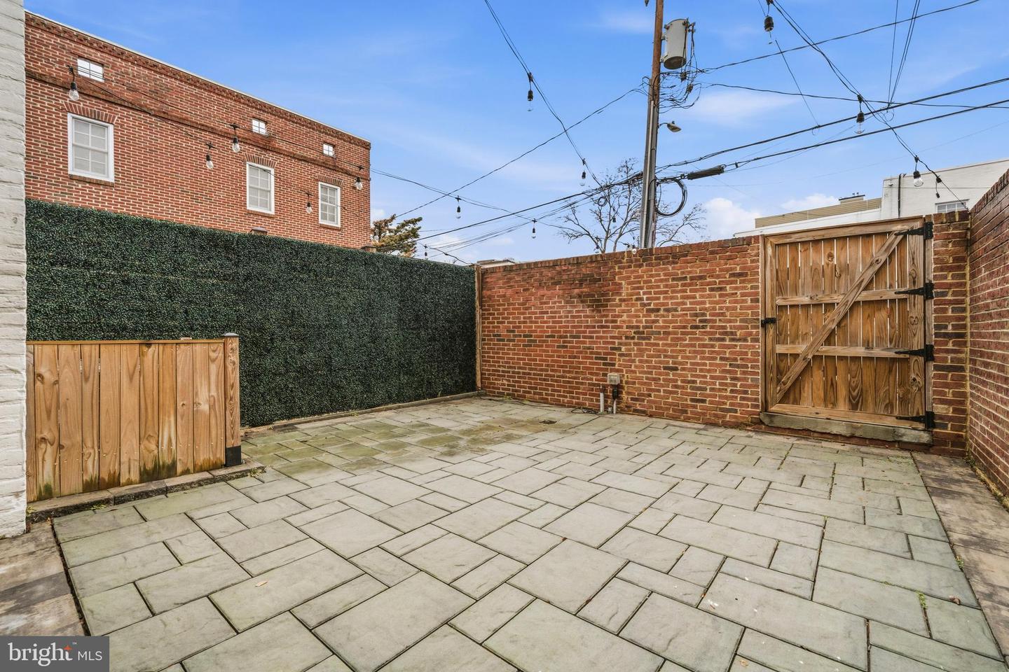 1011 DUKE ST, ALEXANDRIA, Virginia 22314, 2 Bedrooms Bedrooms, ,2 BathroomsBathrooms,Residential,For sale,1011 DUKE ST,VAAX2054420 MLS # VAAX2054420