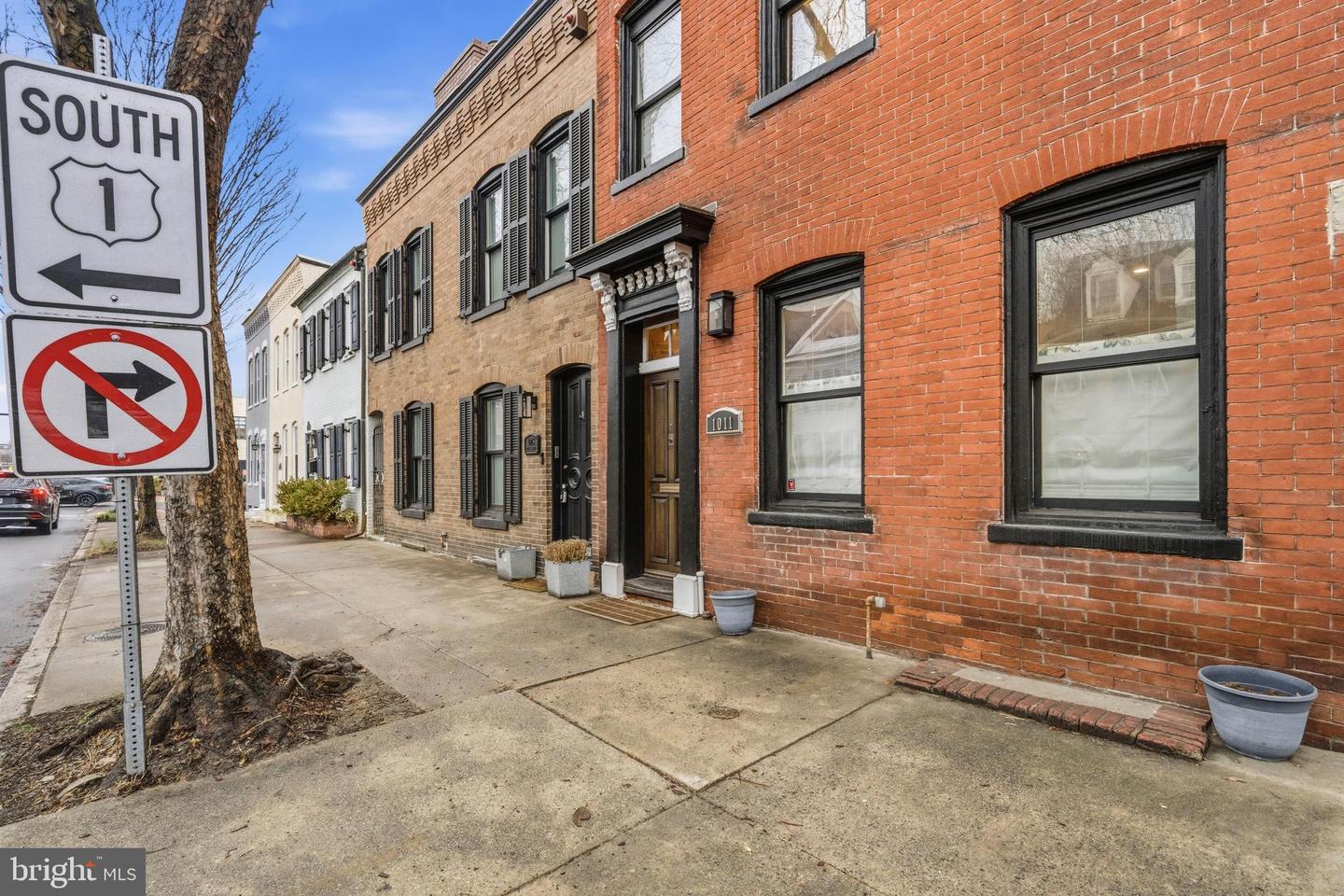 1011 DUKE ST, ALEXANDRIA, Virginia 22314, 2 Bedrooms Bedrooms, ,2 BathroomsBathrooms,Residential,For sale,1011 DUKE ST,VAAX2054420 MLS # VAAX2054420