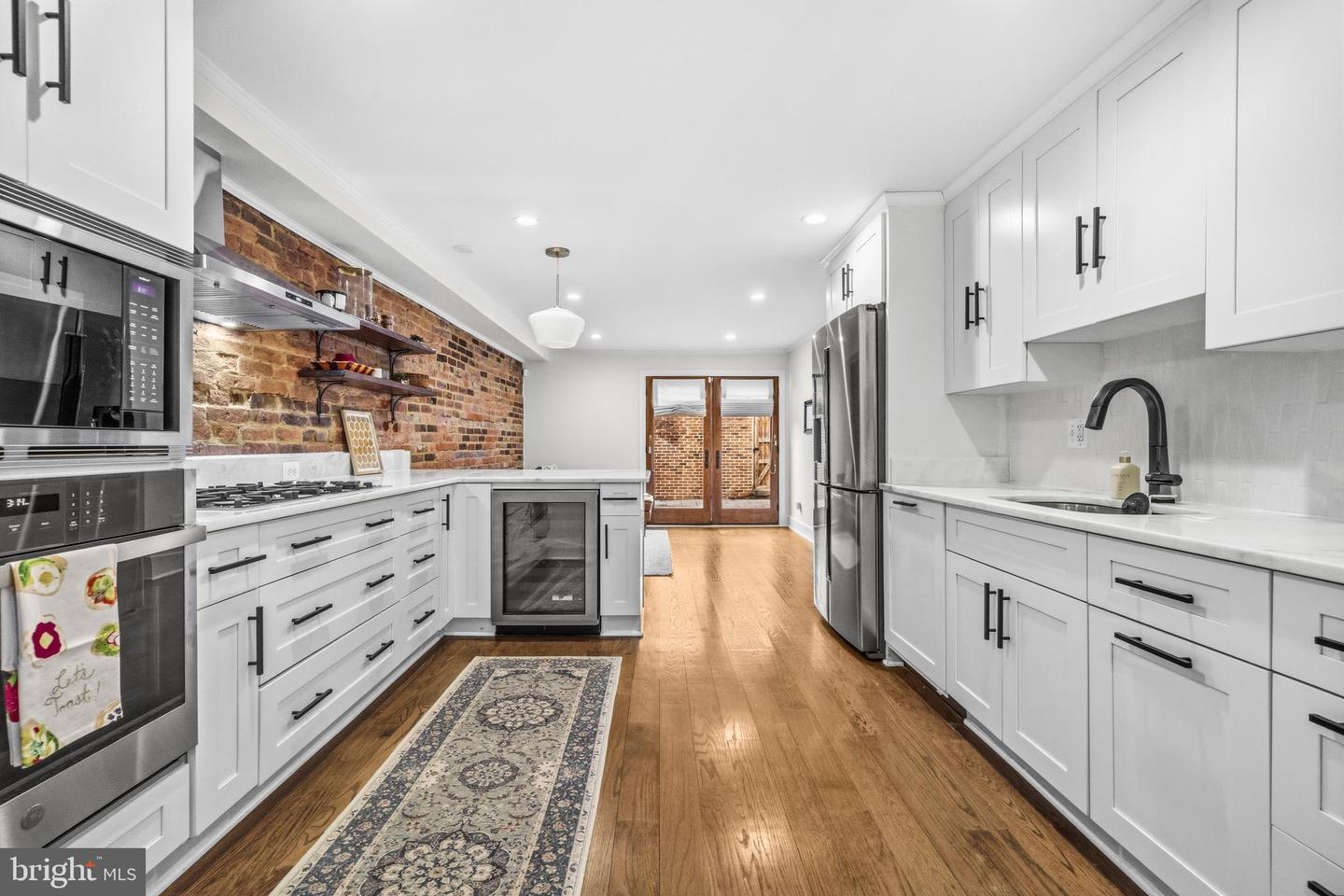 1011 DUKE ST, ALEXANDRIA, Virginia 22314, 2 Bedrooms Bedrooms, ,2 BathroomsBathrooms,Residential,For sale,1011 DUKE ST,VAAX2054420 MLS # VAAX2054420