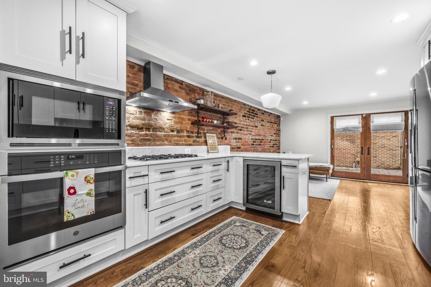 1011 DUKE ST, ALEXANDRIA, Virginia 22314, 2 Bedrooms Bedrooms, ,2 BathroomsBathrooms,Residential,For sale,1011 DUKE ST,VAAX2054420 MLS # VAAX2054420