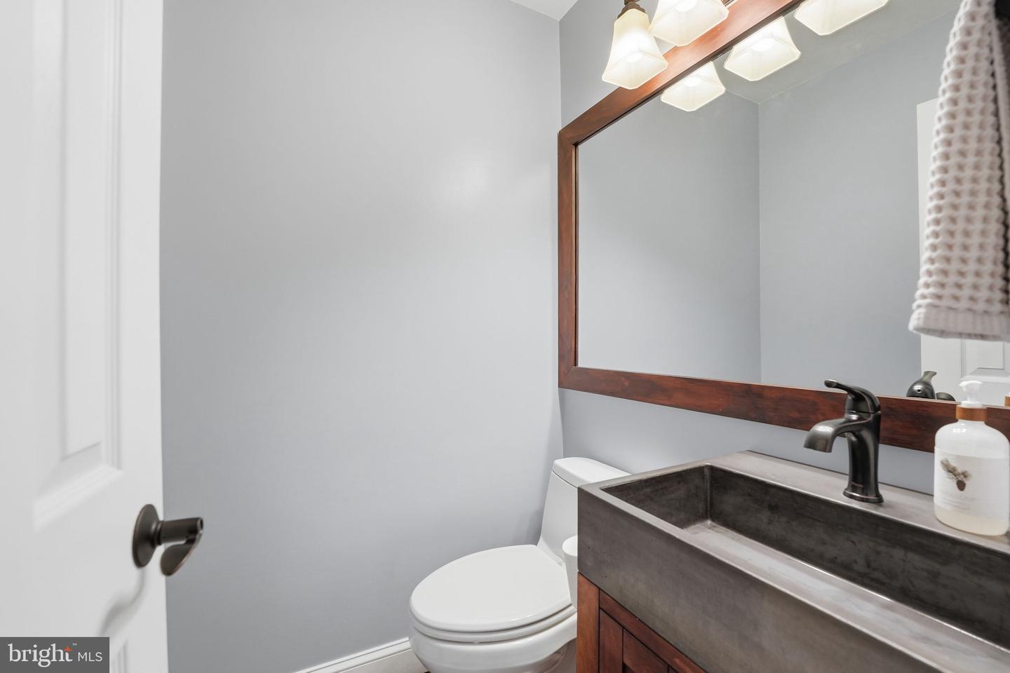 3214 DOMINY CT, OAKTON, Virginia 22124, 5 Bedrooms Bedrooms, ,3 BathroomsBathrooms,Residential,For sale,3214 DOMINY CT,VAFX2292440 MLS # VAFX2292440